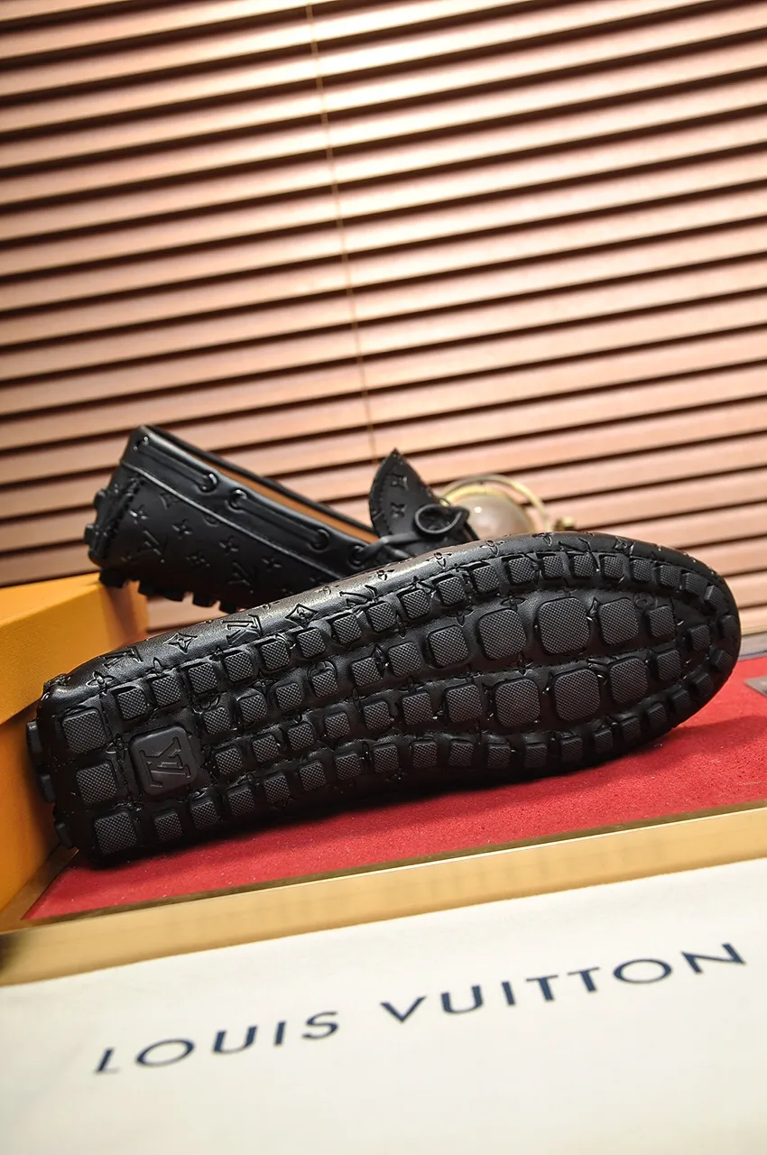 Men's men's shoes 💰420💶 [LV Doudou shoes] (water-dyed cowhide lining) new model is on the market, available on the official website. The new Doudou shoes are processed into single-color materials, and the uppers are made of imported horsehide leather. The body of the shoe is fully hemmed with mark thread, and is lined with imported original cowhide leather. The elegant shoe shape is super suitable for all-matching, and the size is 38-44.